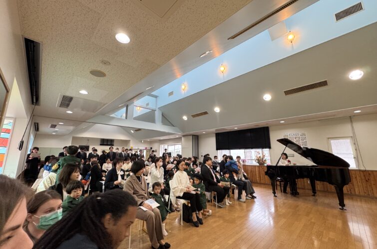 入園式　ホール前方